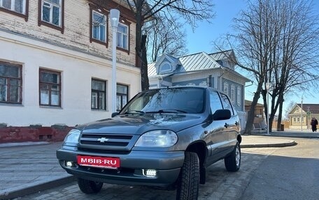 Chevrolet Niva I рестайлинг, 2004 год, 340 000 рублей, 1 фотография