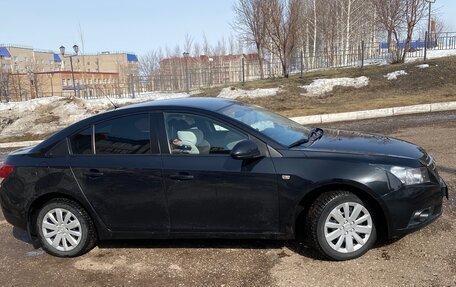 Chevrolet Cruze II, 2011 год, 680 000 рублей, 2 фотография