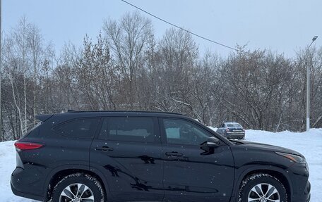 Toyota Highlander, 2022 год, 4 600 000 рублей, 4 фотография