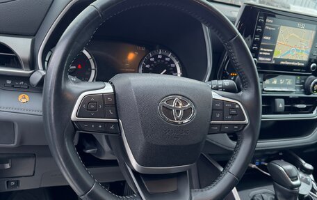 Toyota Highlander, 2022 год, 4 600 000 рублей, 12 фотография