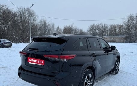 Toyota Highlander, 2022 год, 4 600 000 рублей, 5 фотография