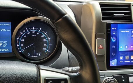 Toyota Land Cruiser Prado 150 рестайлинг 2, 2012 год, 3 000 000 рублей, 6 фотография