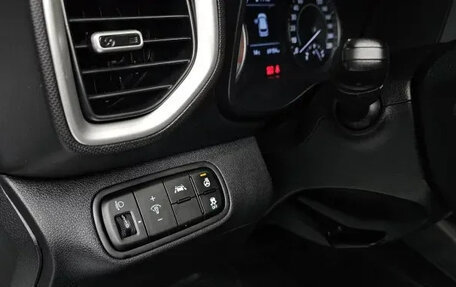 Hyundai Venue I, 2021 год, 1 350 002 рублей, 6 фотография