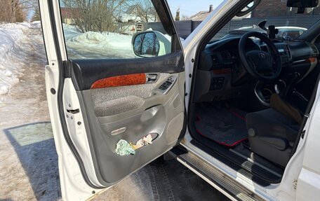 Toyota Land Cruiser Prado 120 рестайлинг, 2009 год, 2 350 000 рублей, 11 фотография