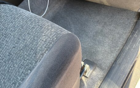 Toyota Land Cruiser Prado 120 рестайлинг, 2009 год, 2 350 000 рублей, 10 фотография