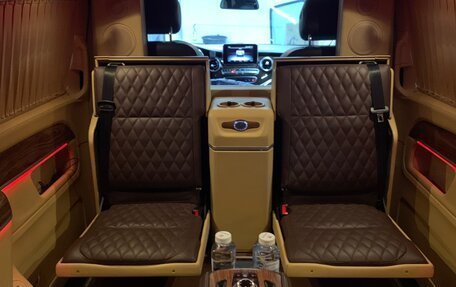 Mercedes-Benz V-Класс, 2017 год, 6 500 000 рублей, 2 фотография