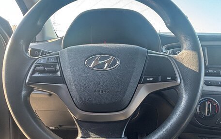 Hyundai Solaris II рестайлинг, 2018 год, 1 150 000 рублей, 5 фотография