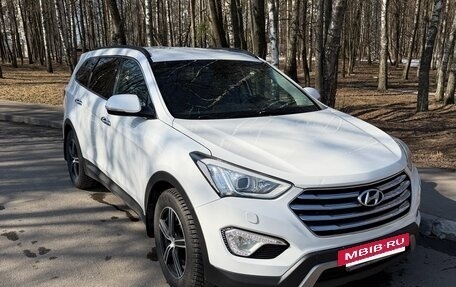 Hyundai Santa Fe III рестайлинг, 2015 год, 2 000 000 рублей, 2 фотография