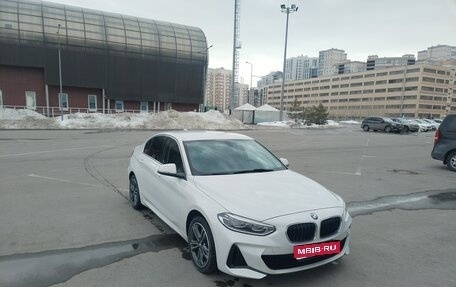 BMW 1 серия, 2022 год, 2 690 000 рублей, 1 фотография