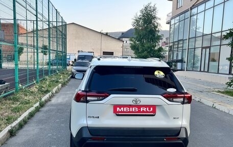 Toyota RAV4, 2020 год, 3 500 000 рублей, 11 фотография