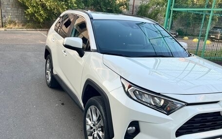 Toyota RAV4, 2020 год, 3 500 000 рублей, 3 фотография