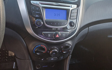 Hyundai Solaris II рестайлинг, 2012 год, 429 000 рублей, 10 фотография