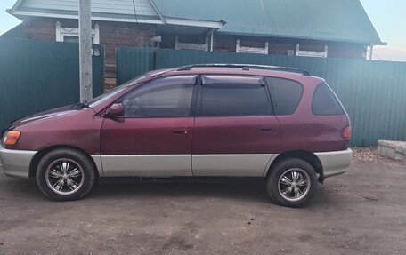 Toyota Ipsum II, 2000 год, 600 000 рублей, 2 фотография