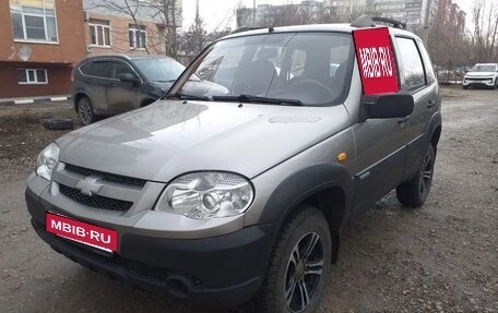 Chevrolet Niva I рестайлинг, 2010 год, 450 000 рублей, 3 фотография