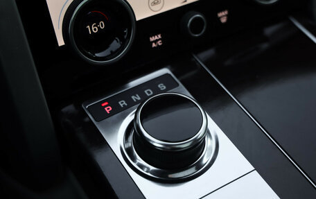 Land Rover Range Rover IV рестайлинг, 2018 год, 5 355 000 рублей, 23 фотография