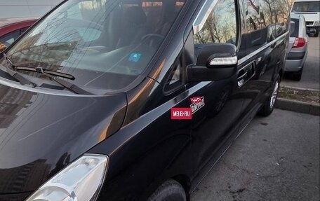 Hyundai Grand Starex Grand Starex I рестайлинг 2, 2011 год, 1 499 999 рублей, 2 фотография