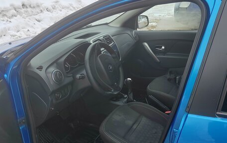 Renault Logan II, 2017 год, 599 000 рублей, 5 фотография