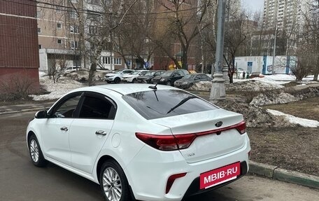 KIA Rio IV, 2018 год, 1 550 000 рублей, 4 фотография