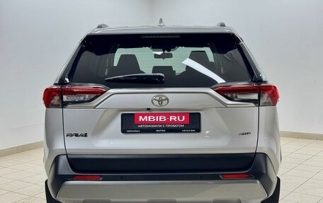 Toyota RAV4, 2020 год, 3 745 000 рублей, 5 фотография