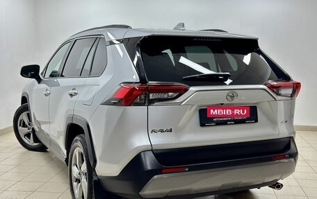 Toyota RAV4, 2020 год, 3 745 000 рублей, 4 фотография