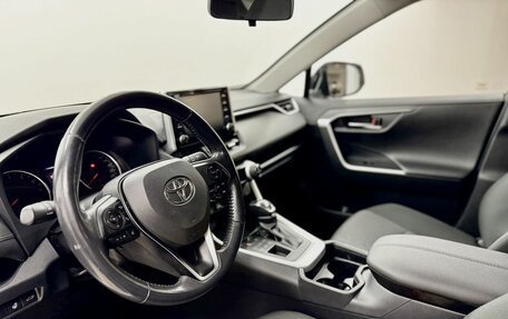 Toyota RAV4, 2020 год, 3 745 000 рублей, 11 фотография