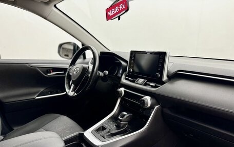 Toyota RAV4, 2020 год, 3 745 000 рублей, 12 фотография