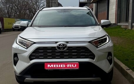 Toyota RAV4, 2021 год, 3 740 000 рублей, 1 фотография