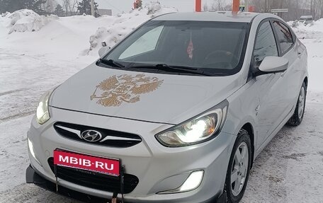 Hyundai Solaris II рестайлинг, 2012 год, 900 000 рублей, 1 фотография