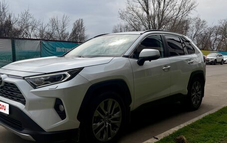 Toyota RAV4, 2021 год, 3 740 000 рублей, 3 фотография
