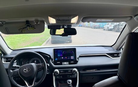 Toyota RAV4, 2021 год, 3 740 000 рублей, 6 фотография