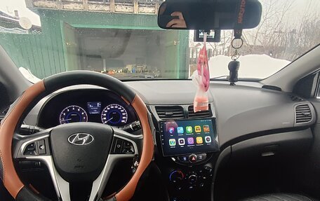 Hyundai Solaris II рестайлинг, 2012 год, 900 000 рублей, 13 фотография