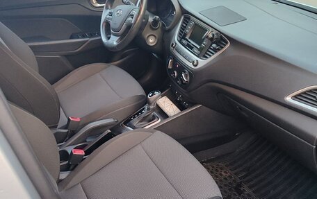 Hyundai Solaris II рестайлинг, 2018 год, 1 249 000 рублей, 7 фотография