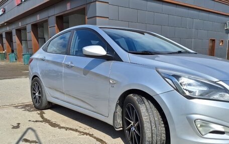 Hyundai Solaris II рестайлинг, 2015 год, 890 000 рублей, 1 фотография