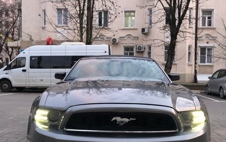 Ford Mustang VI рестайлинг, 2013 год, 1 500 000 рублей, 2 фотография