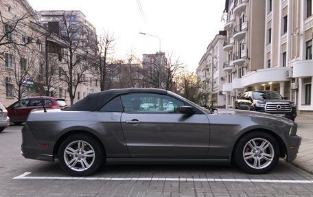 Ford Mustang VI рестайлинг, 2013 год, 1 500 000 рублей, 7 фотография