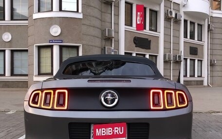 Ford Mustang VI рестайлинг, 2013 год, 1 500 000 рублей, 8 фотография