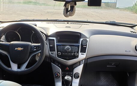 Chevrolet Cruze II, 2011 год, 695 000 рублей, 2 фотография