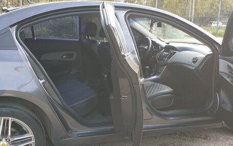 Chevrolet Cruze II, 2011 год, 695 000 рублей, 10 фотография