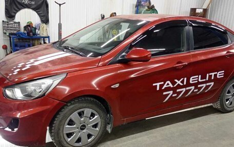 Hyundai Solaris II рестайлинг, 2011 год, 550 000 рублей, 3 фотография