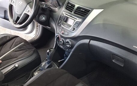 Hyundai Solaris II рестайлинг, 2015 год, 890 000 рублей, 6 фотография