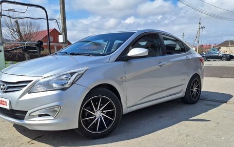 Hyundai Solaris II рестайлинг, 2015 год, 890 000 рублей, 5 фотография