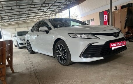 Toyota Camry, 2018 год, 3 250 000 рублей, 2 фотография