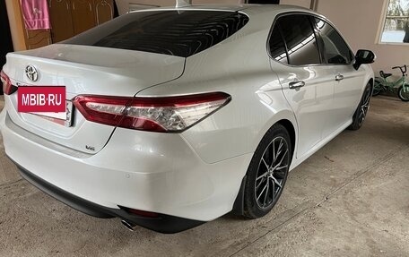 Toyota Camry, 2018 год, 3 250 000 рублей, 8 фотография