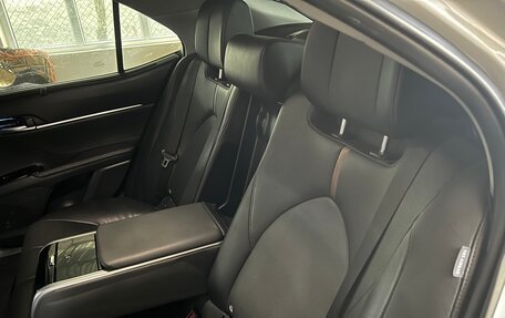 Toyota Camry, 2018 год, 3 250 000 рублей, 13 фотография