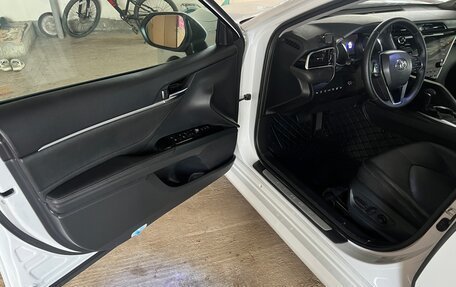 Toyota Camry, 2018 год, 3 250 000 рублей, 14 фотография