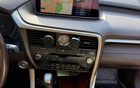 Lexus RX IV рестайлинг, 2019 год, 5 190 000 рублей, 7 фотография