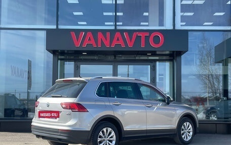 Volkswagen Tiguan II, 2017 год, 2 420 000 рублей, 21 фотография