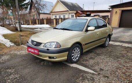 Toyota Avensis III рестайлинг, 2001 год, 810 000 рублей, 1 фотография