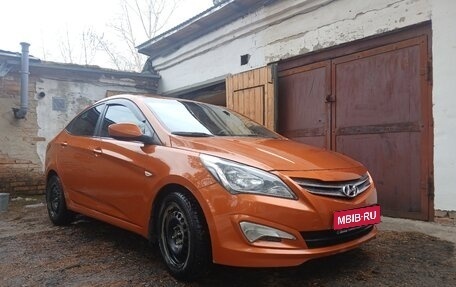 Hyundai Solaris II рестайлинг, 2015 год, 985 000 рублей, 1 фотография