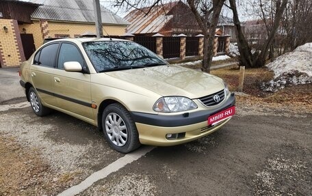 Toyota Avensis III рестайлинг, 2001 год, 810 000 рублей, 2 фотография